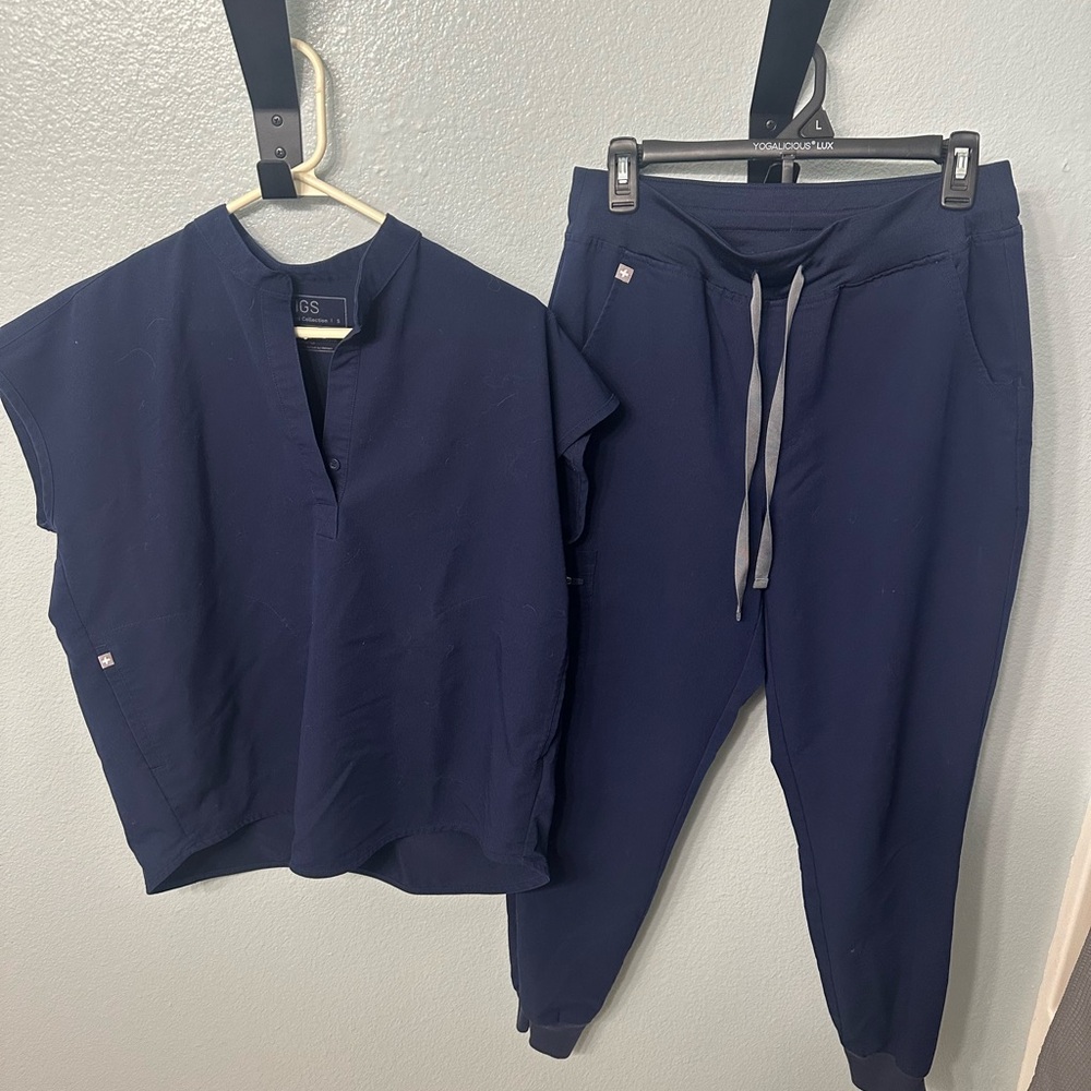 Figs Navy Scrub Set